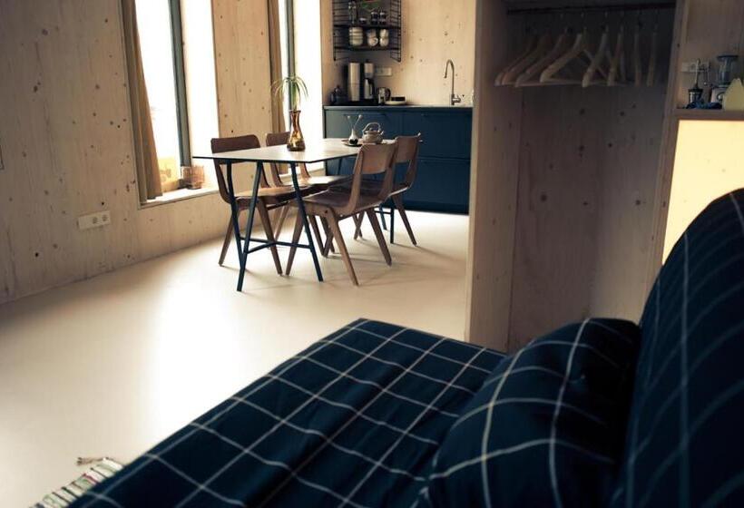 חדר משפחתי, Private Eco Wooden Studio With Bath And Bikes And Garden