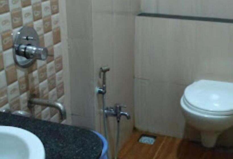 Номер Deluxe, Yashraj Inn Beed