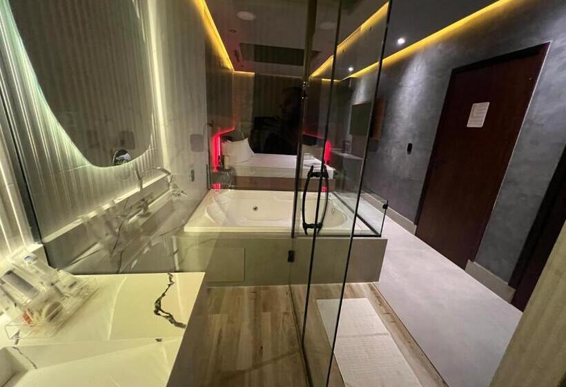 자쿠지 스위트, Motel Prestige Pinda 6