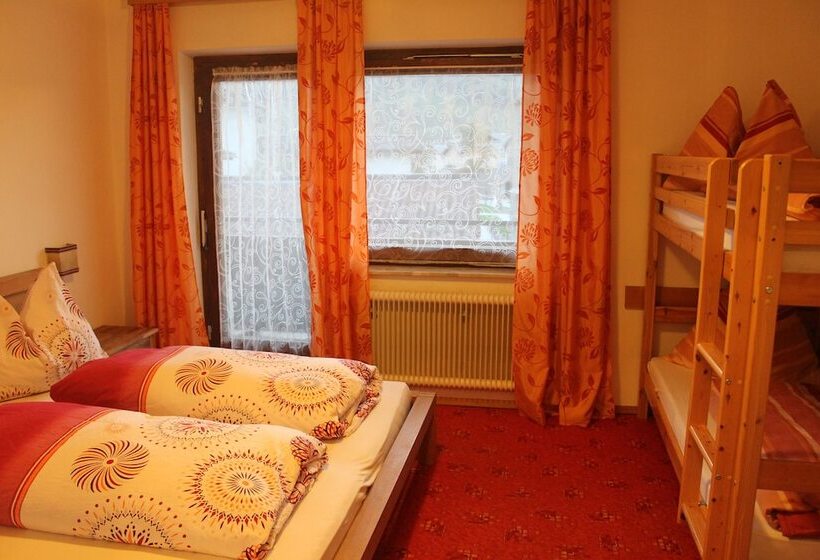 اتاق استاندارد چهار تخته, Haus Maria