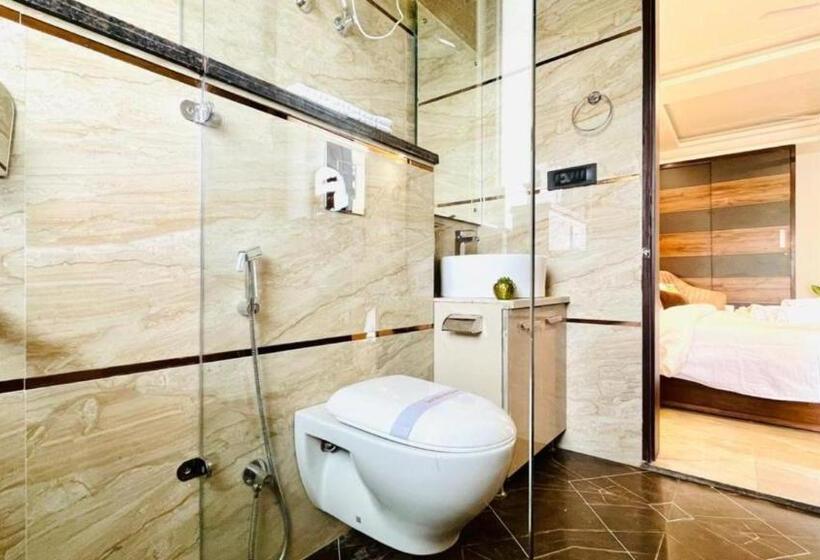 Standard Studio King Bed, Bluo Studio4 Dlf Cybercity   Balcony, Gym Tt, Lift