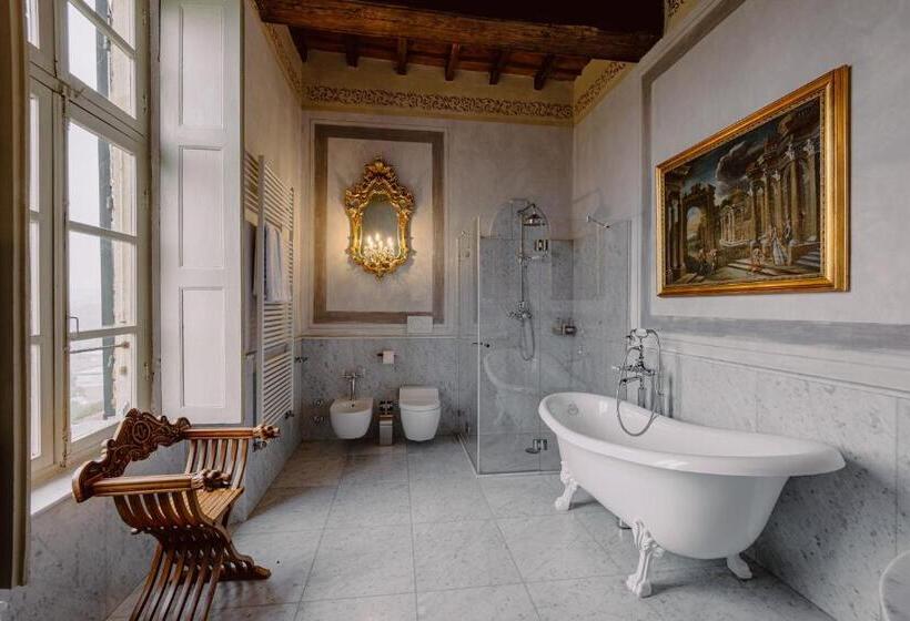 디럭스 스위트 킹 침대, Castello Di Casalborgone