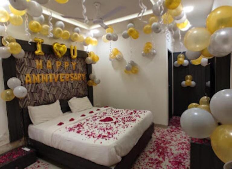 Quarto Deluxe, Dev Palace Ahmedabad