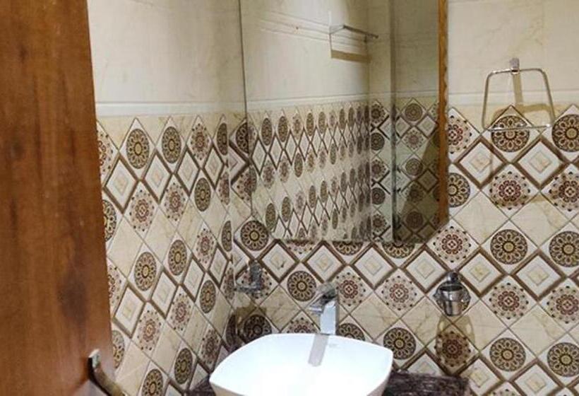 Номер Deluxe, Fabhotel K9 Regency