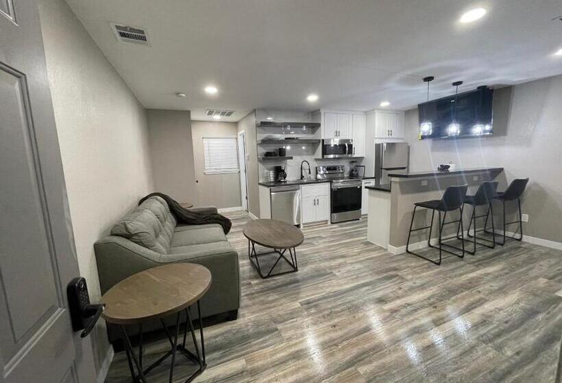 Апартаменты Deluxe 1 Спальня, Apt 5   Dorsey At High Plains Lodge