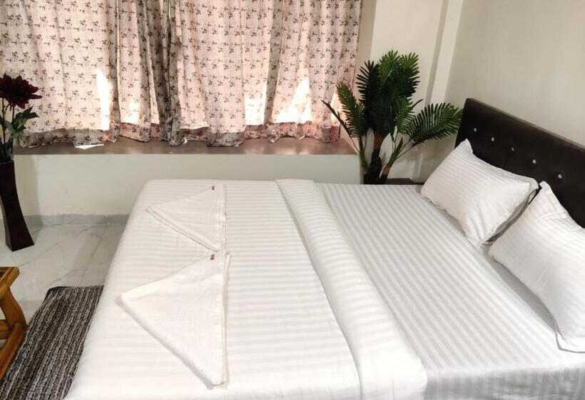 Standaard Vierpersoonskamer, Orchid House Navi Mumbai