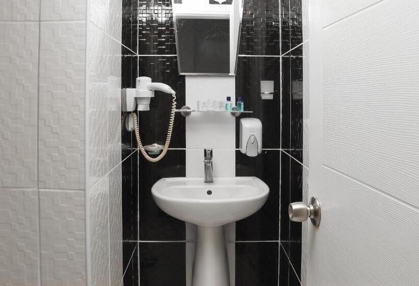 اتاق استاندارد سه نفره, şirin Baba Otel