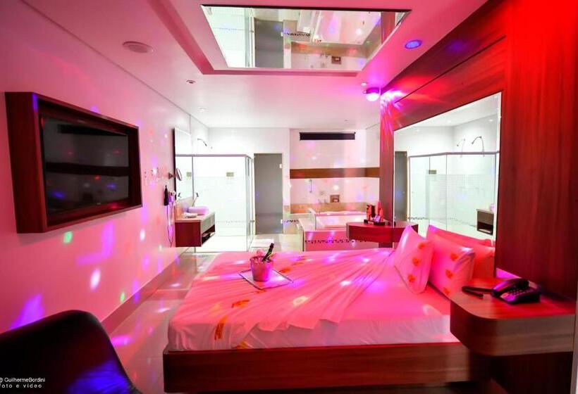 سوئیت با وان آب گرم, Motel La Folia