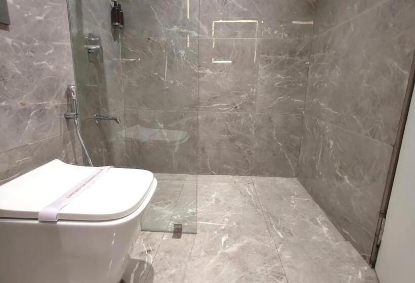اتاق لوکس, The Sky Imperial Hotel Kailash