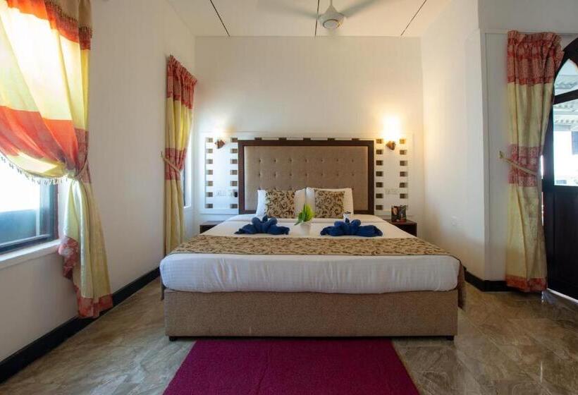 חדר משפתחתי סופריור, Arugambay Surf Resort