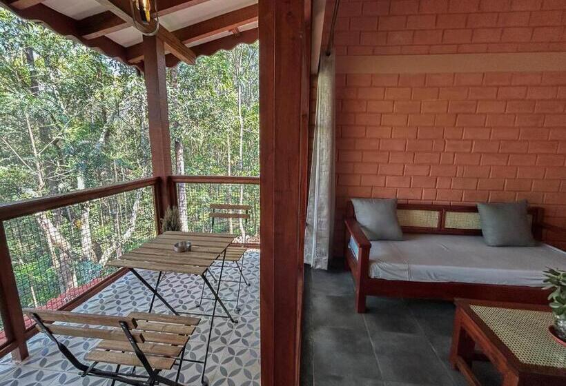 Семейный Номер, Sereno Barn Eco Stay Chikmagalur