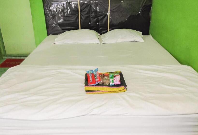 غرفة عائلية, Reddoorz Near Pelabuhan Ajibata Parapat
