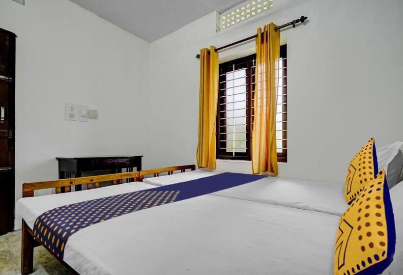 Трехместный Номер Классика, Spot On Nakshathra Residency