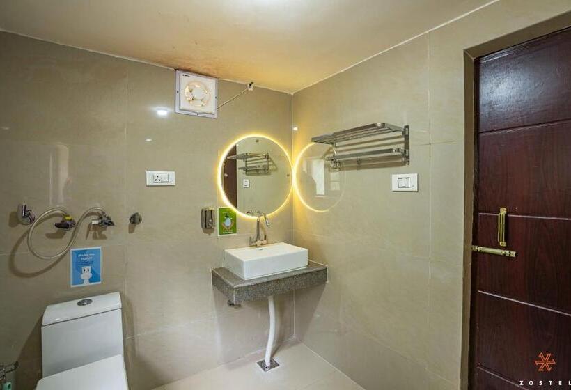 اتاق استاندارد با بالکن, Zostel Pahalgam