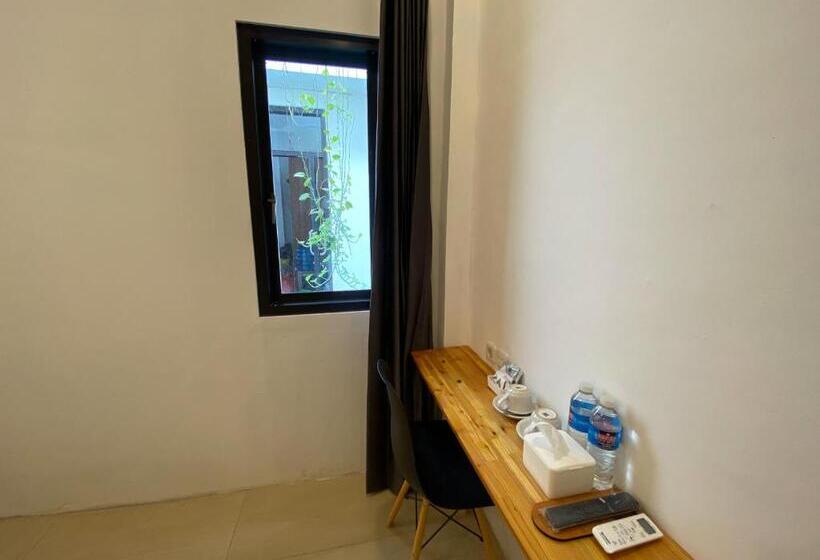 标准间, Urbanview Hotel Medio Inn Palu By Reddoorz