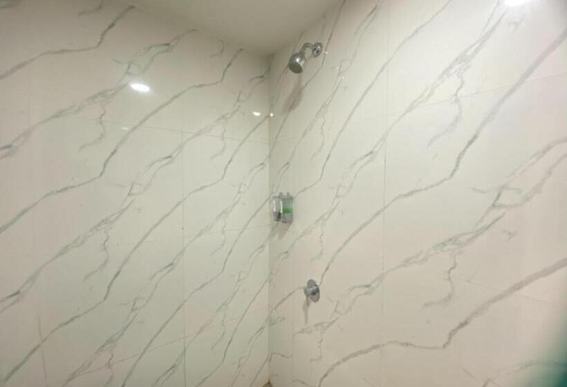 수피리어 룸, Urbanview Hotel Medio Inn Palu By Reddoorz