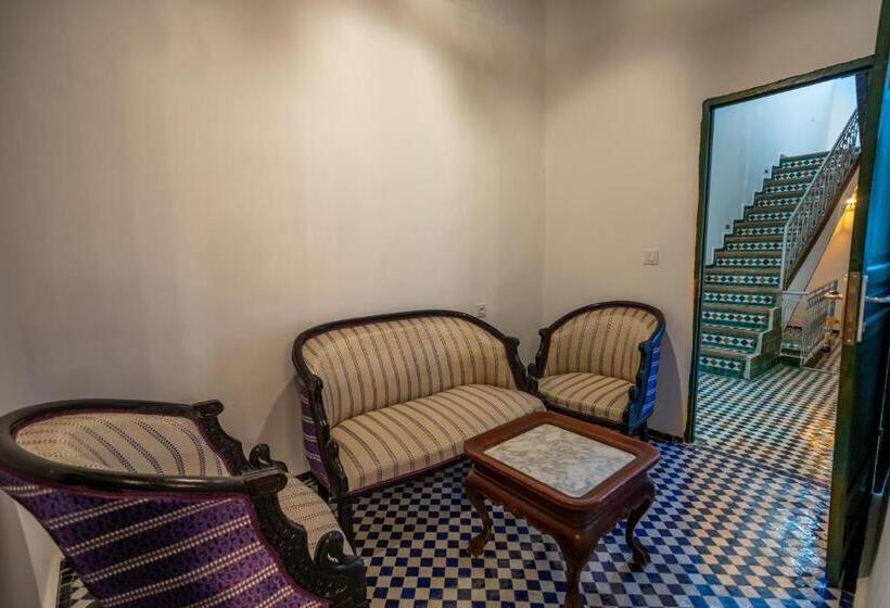 带景观的三人标准房间, Dar Usham Fes