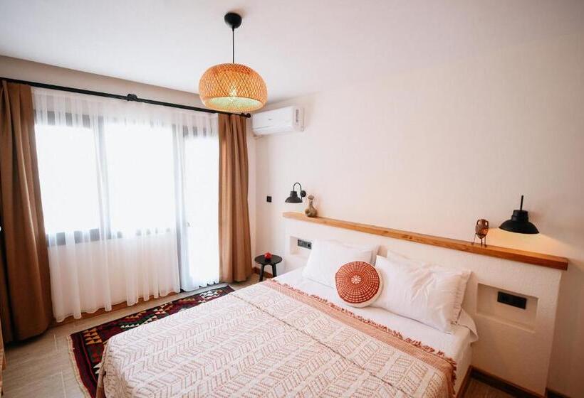 Номер Стандарт с Балконом, Kallinos Boutique
