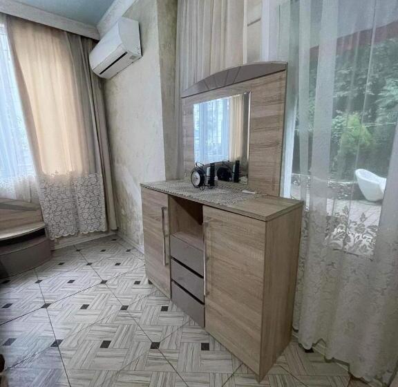 اتاق استاندارد با بالکن, Guesthouse Nuri