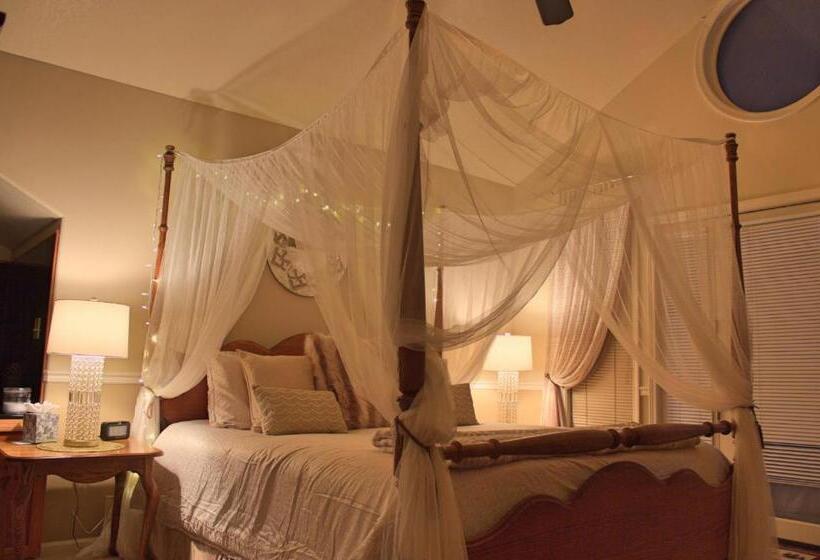 Люкс Кровать Кинг, Black Bear Manor