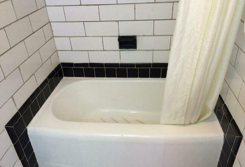 Номер Стандарт, Budget Inn   Scottsboro