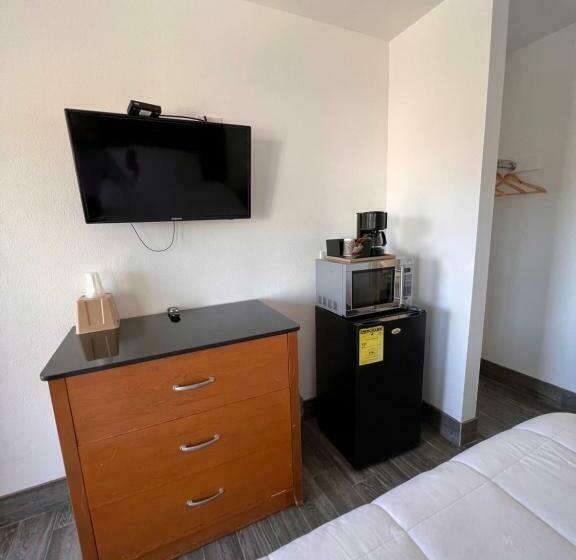 Номер Стандарт, Town And Country Inn