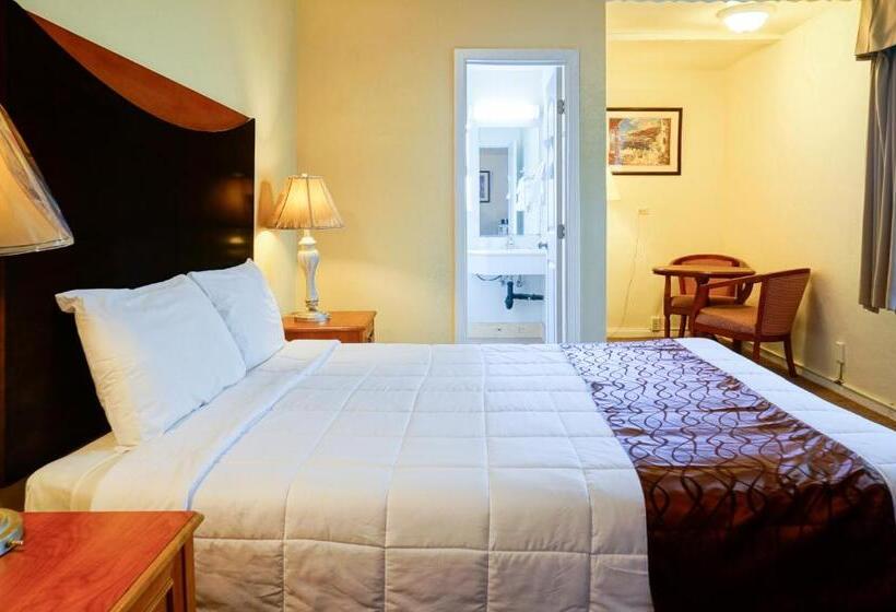 Номер Стандарт, Town And Country Inn