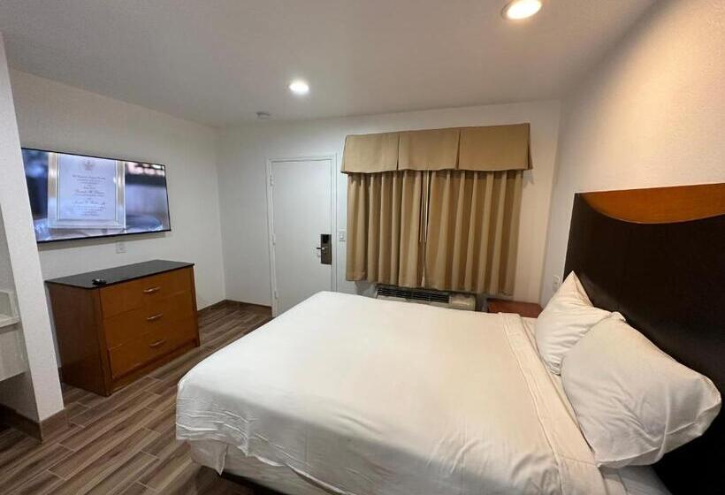 Люкс Повышенной Комфортности, Town And Country Inn