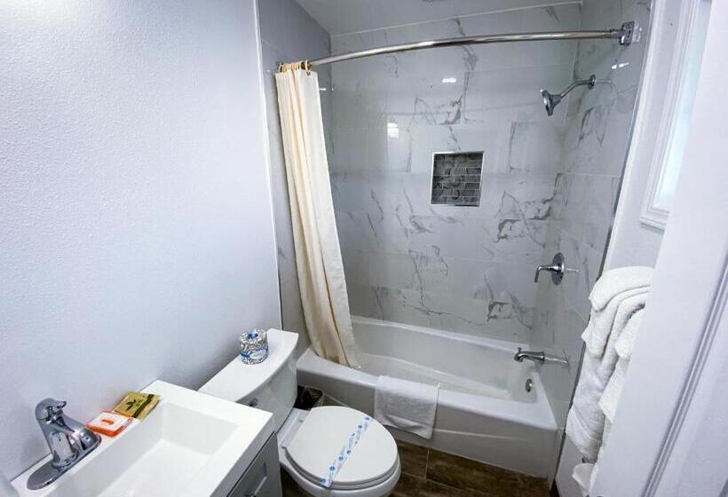 Family Suite, Town And Country Inn