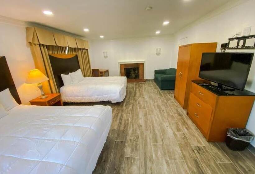 Номер Deluxe, Town And Country Inn