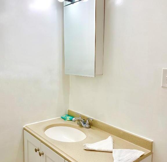 Номер Стандарт Индивидуальный, White Caps Motel