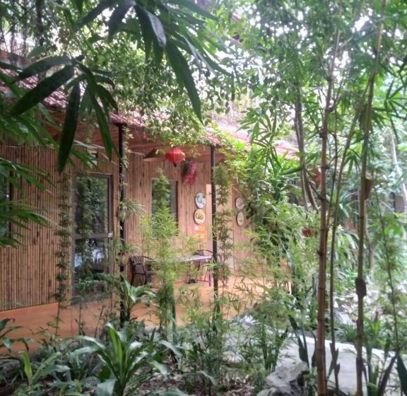 اتاق استاندارد با چشم‌انداز استخر, Trang An Gold Village