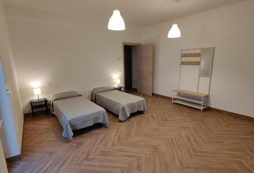 اتاق استاندارد سه تخته با بالکن, Locanda Del Viaggiatore