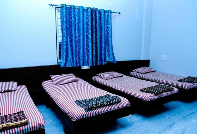 Семейный Номер Deluxe, Krushna Guest House