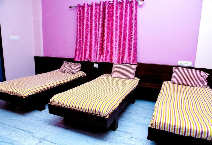 Номер Стандарт с Террасой, Krushna Guest House