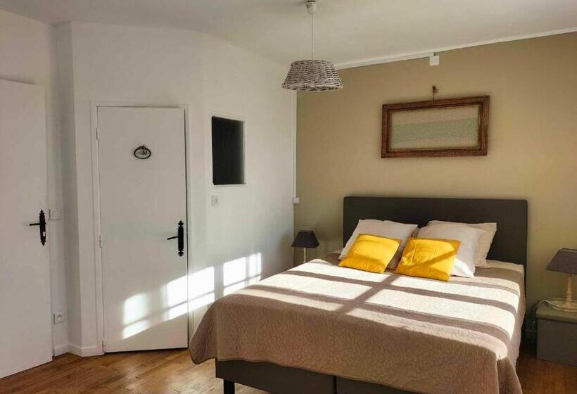 Номер Стандарт с Балконом, Chambres D Hôtes B&b   Mas Cinq Sols