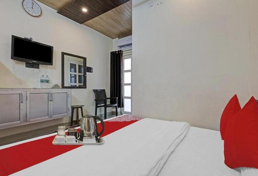 스탠다드 룸, Oyo White House