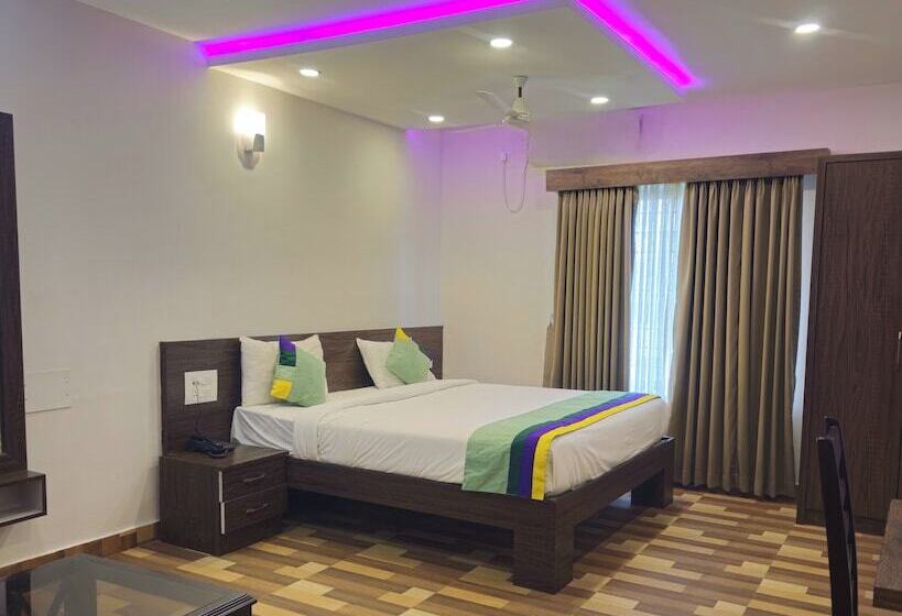 Номер Deluxe, Treebo Elite Plaza, 700 Mtrs From Madikeri Fort