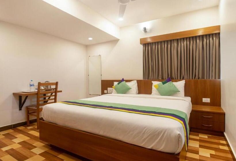 Номер Economy, Treebo Elite Plaza, 700 Mtrs From Madikeri Fort