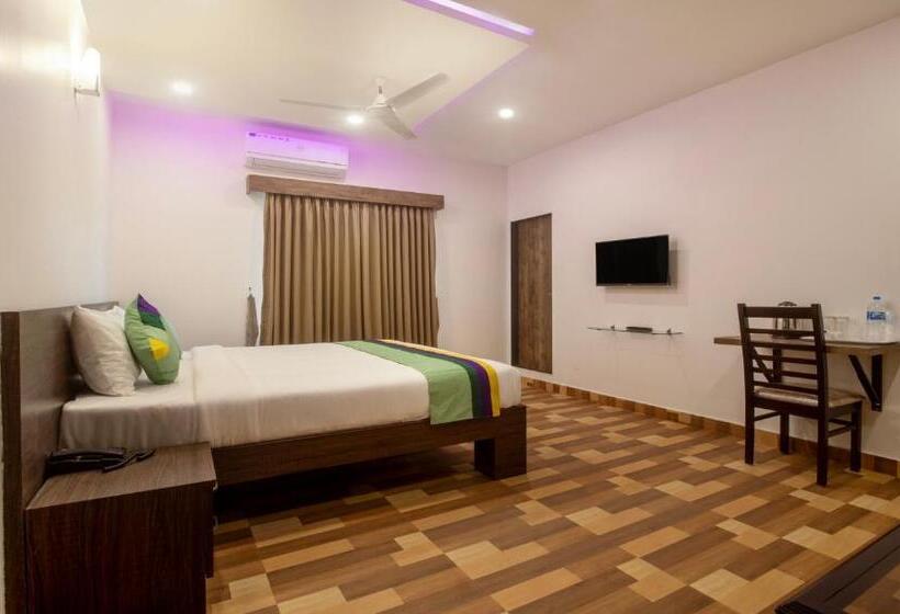 Номер Deluxe, Treebo Elite Plaza, 700 Mtrs From Madikeri Fort