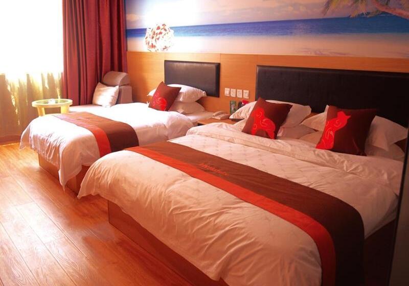Семейный Номер, Junyi Hotel Jinhua Wuyi Hot Spring Bus Terminal Station