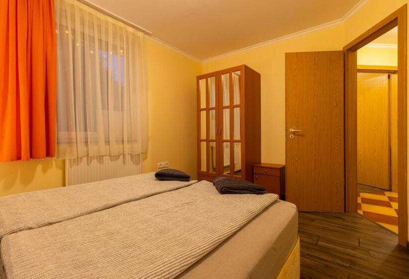 Вилла с 1 спальней и бассейном, Szelidi Apartmanok