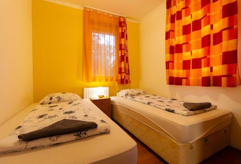 Вилла 3 Спальни, Szelidi Apartmanok