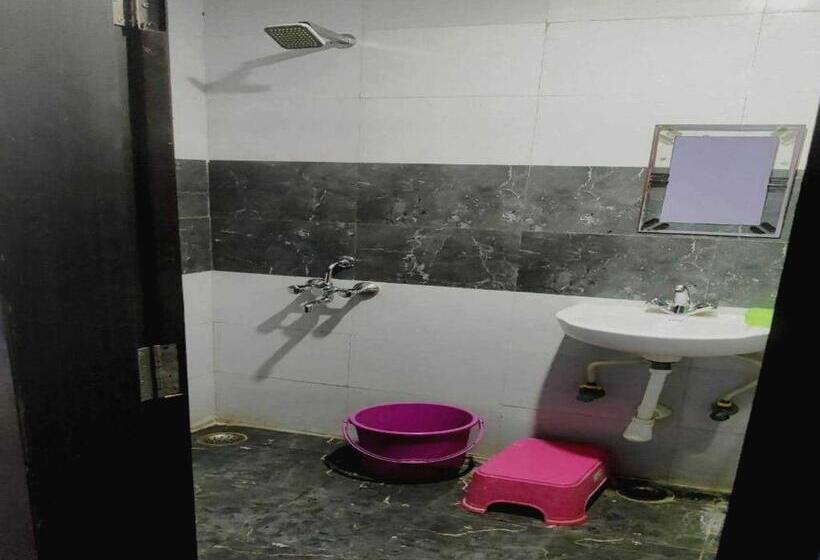 Трехместный Номер Классика, Oyo Hotel Metro Inn