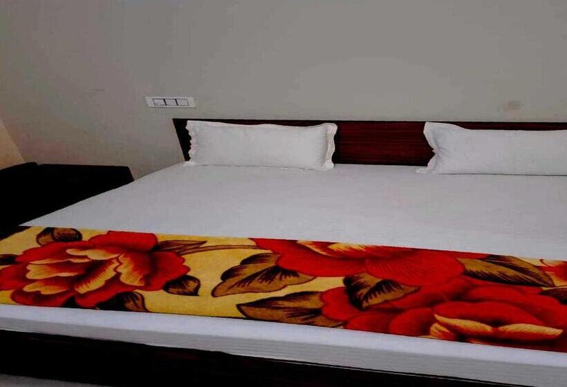 Трехместный Номер Классика, Oyo Hotel Metro Inn