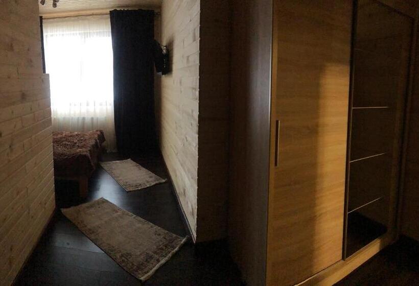 Quarto Quádruplo Estandar, опришок