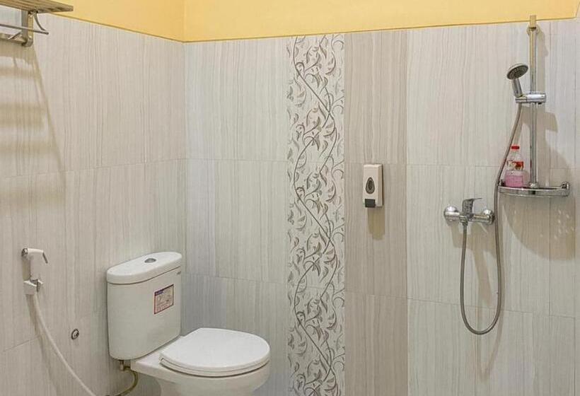 Номер Deluxe, Reddoorz Syariah Near Rsud Kota Malang