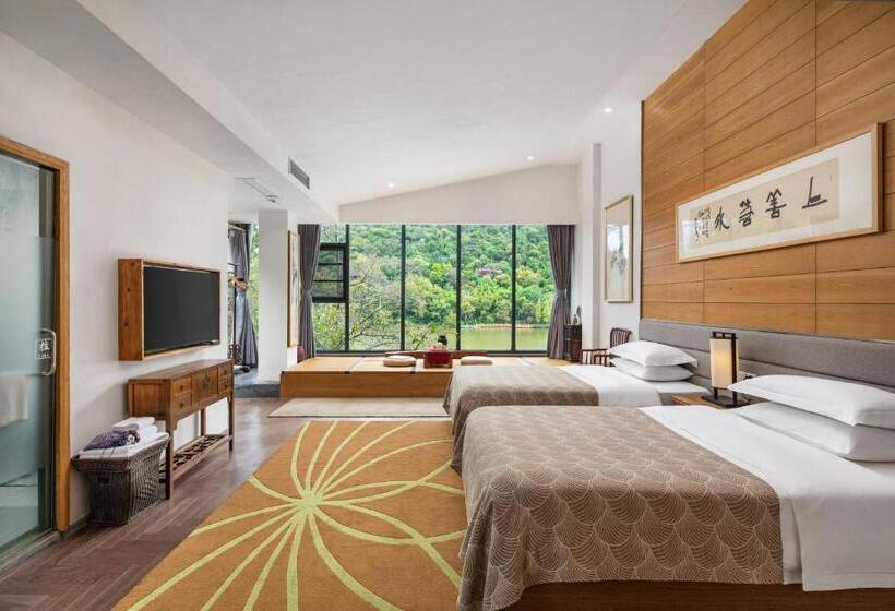 Номер Deluxe Вид на Озеро, Guilin Heshe Lakeside Resort