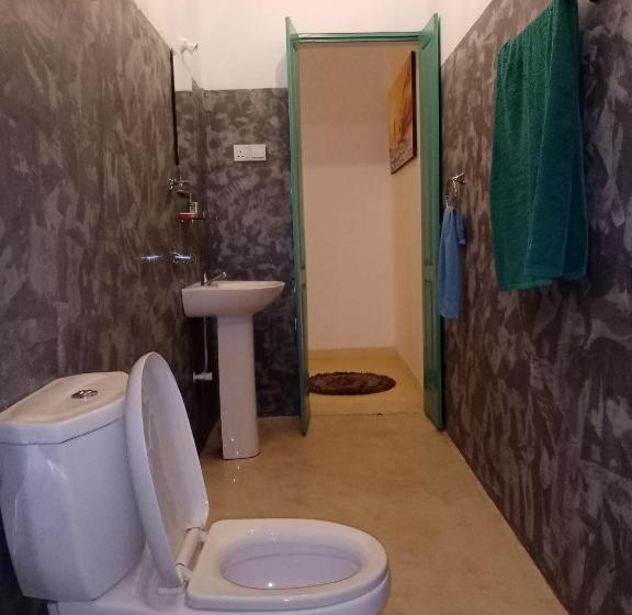 Номер Стандарт Кровать Кинг Адаптированный для Инвалидов, South Sea Villa