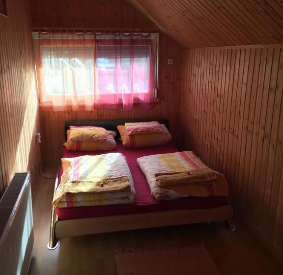 Номер Deluxe, Sárvári Vendégház Pécs,hosszúhetény